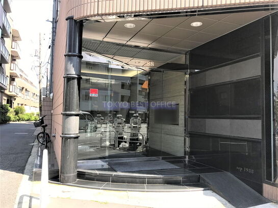 ビルエントランス