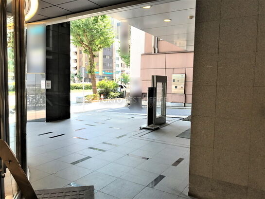 ビルエントランス③