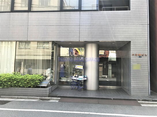 ビルエントランス