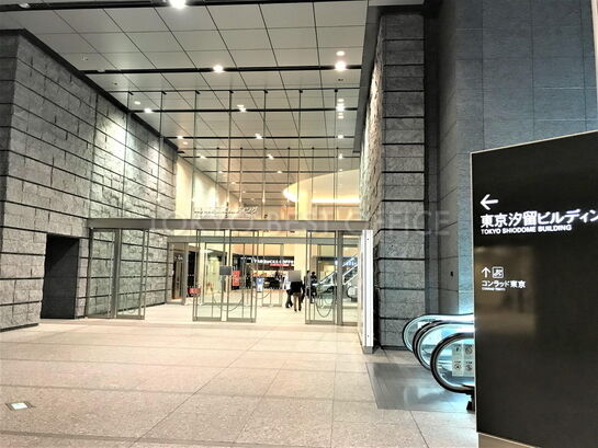 ビルエントランス①