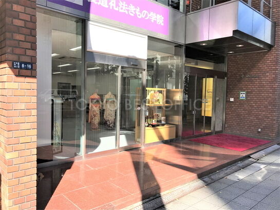 ビルエントランス①