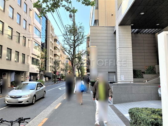 ビル周辺風景①