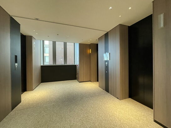 10階エレベーターホール