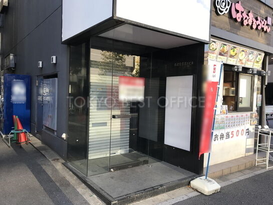 ビルエントランス