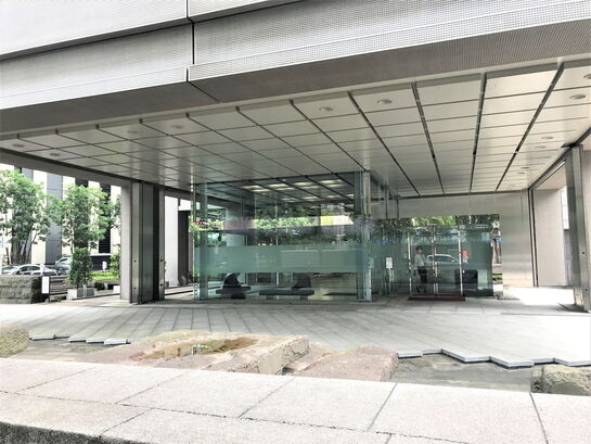 ビルエントランス②