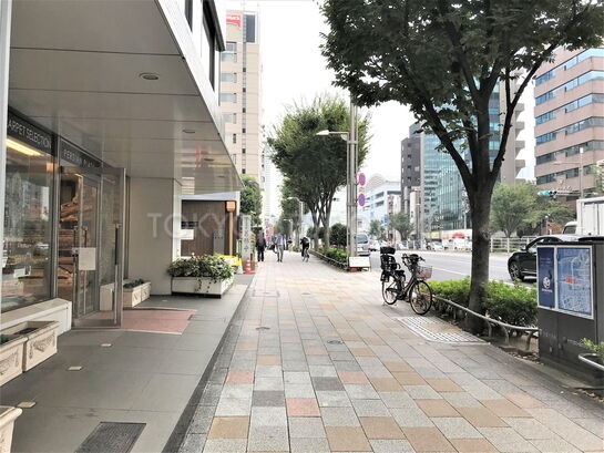 ビル周辺風景①