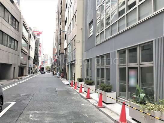 ビル周辺風景①