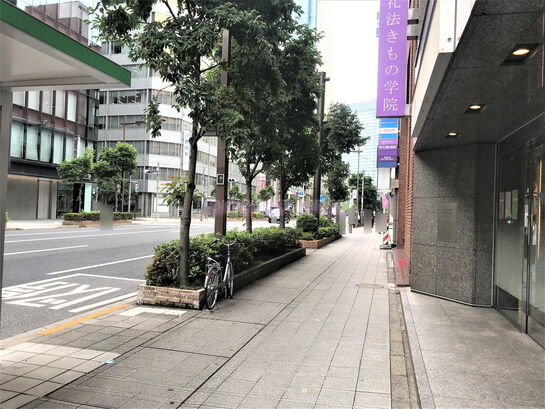 ビル周辺風景①