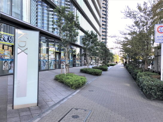 ビル周辺風景①