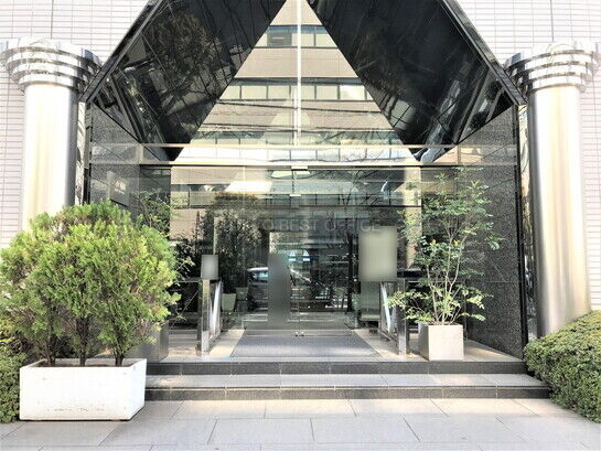 ビルエントランス