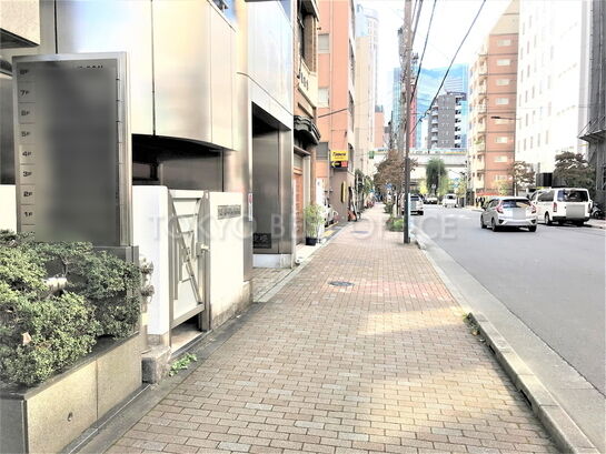 ビル周辺風景①