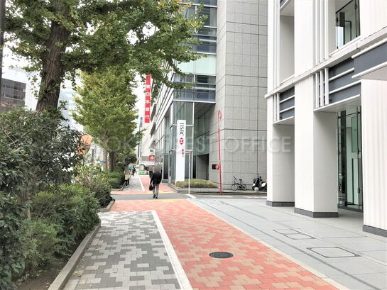 ビル周辺風景①