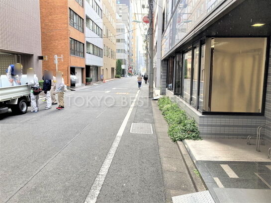 ビル周辺風景①