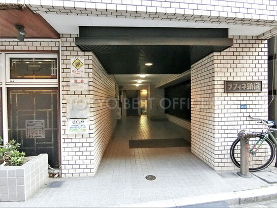 ビルエントランス①