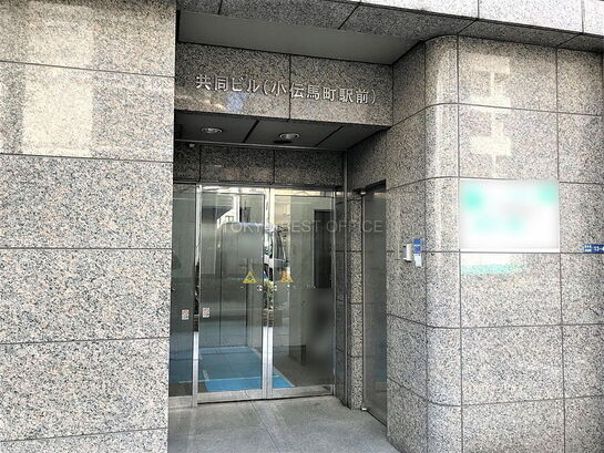 ビルエントランス