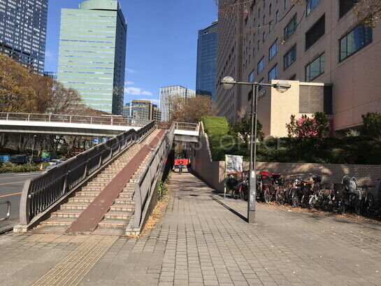 ビル周辺風景①