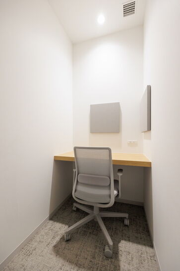 101号室テレカンブース