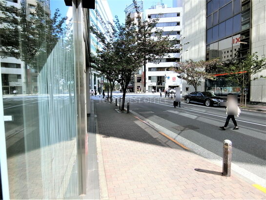 ビル周辺風景①