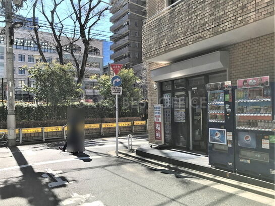 ビル周辺風景①