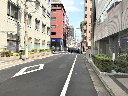 ビル周辺風景①