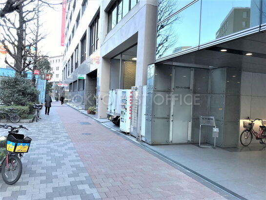 ビル周辺風景①