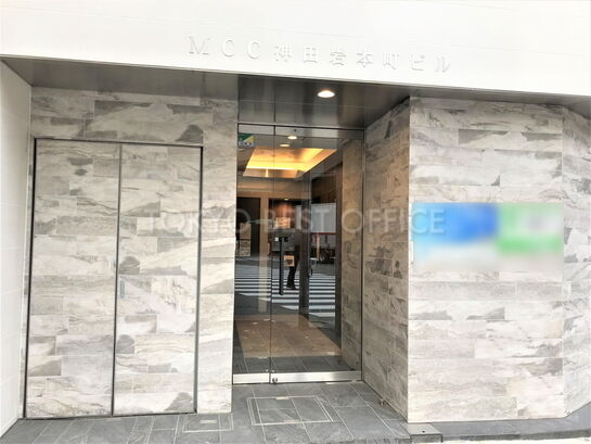 ビルエントランス