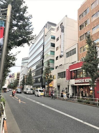 ビル周辺風景①