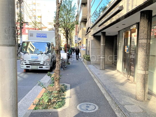 ビル周辺風景①