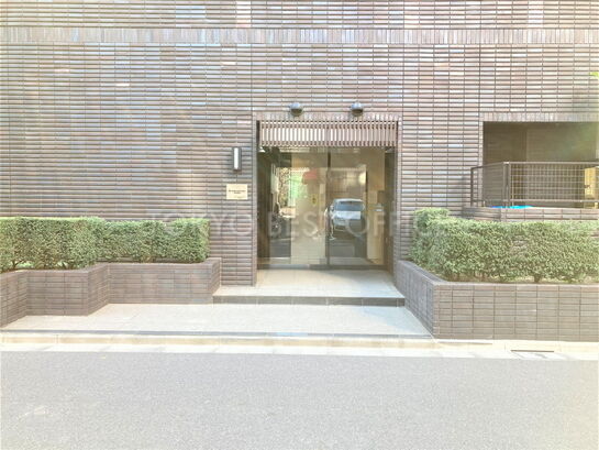 ビルエントランス