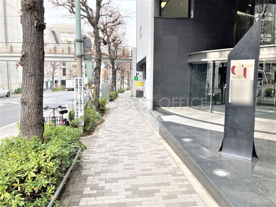 ビル周辺風景①