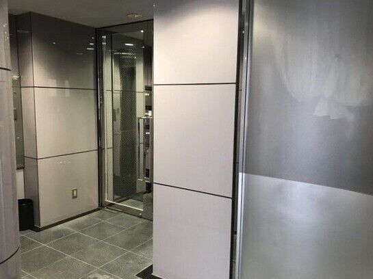 エントランスホール①