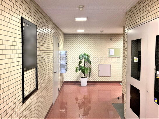 エントランスホール①