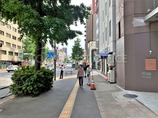 ビル周辺風景①