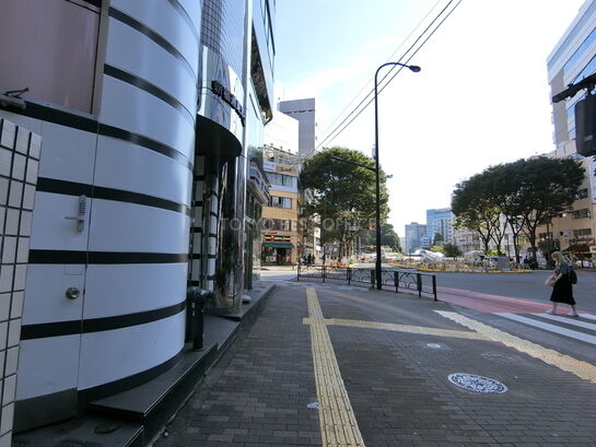 ビル周辺風景②