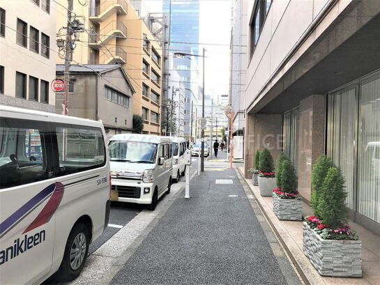 ビル周辺風景①