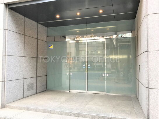 ビルエントランス