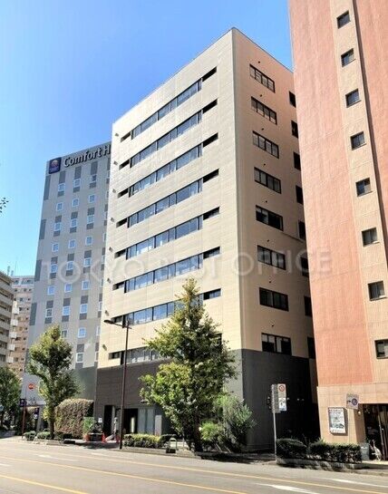 THE WAVES AKIHABARA外観①