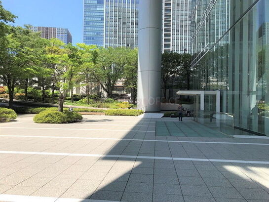 ビル周辺風景①
