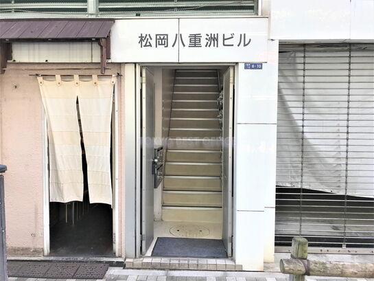 ビルエントランス
