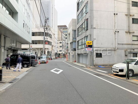 ビル周辺風景①