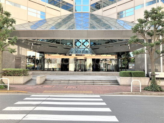 ビルエントランス