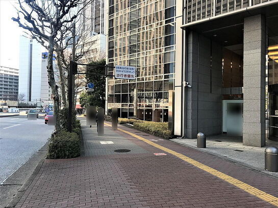 ビル周辺風景①