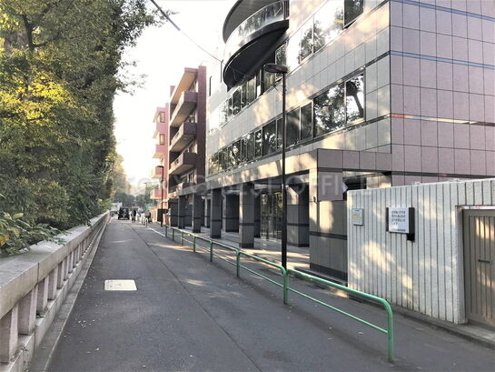 ビル周辺風景②