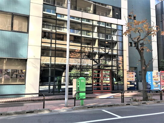 ビルエントランス①