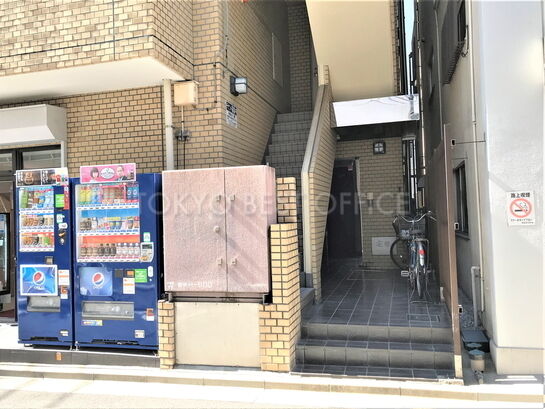 ビルエントランス