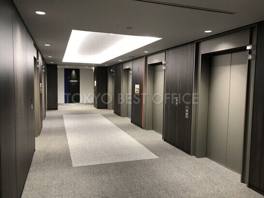 8階エレベーターホール