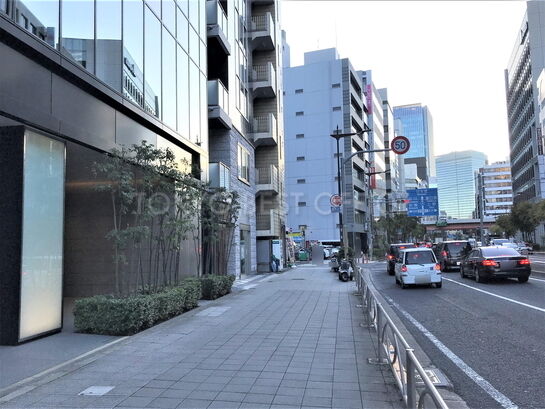 ビル周辺風景①