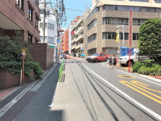 ビル周辺風景①