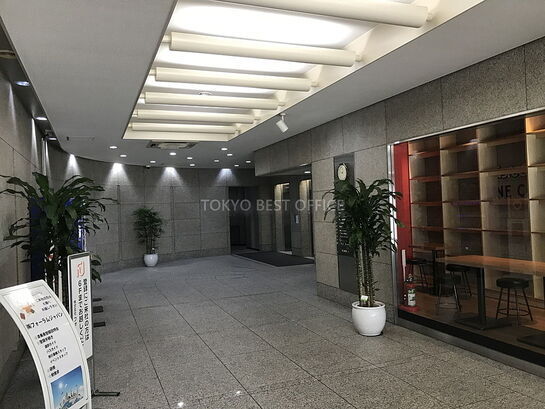 エントランスホール①