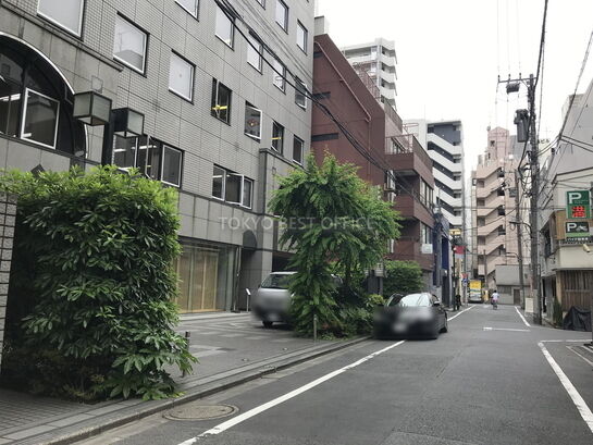 ビル周辺風景①